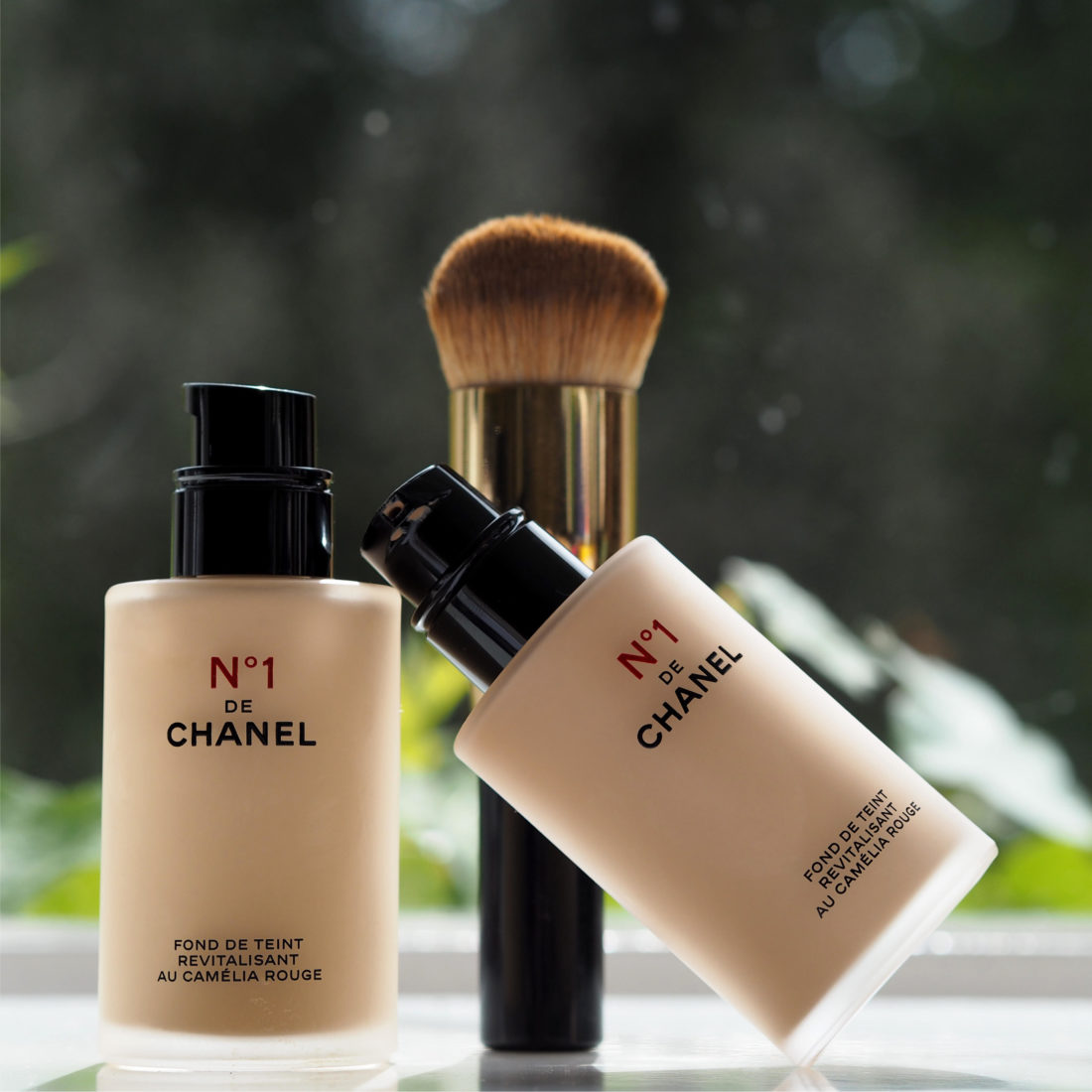 No1 DE CHANEL Red Camellia Revitalizing Foundation
