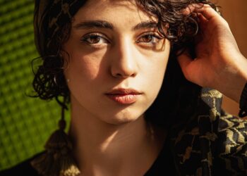 Beauty Trends to Rock in 2023: Must-Try Looks and Products!